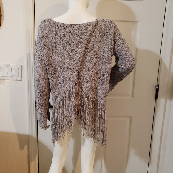 Very J size Small Fringe sweater - Picture 4 of 9